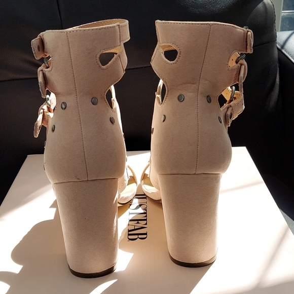 Just Fab size 9 sandals color-blush - Picture 2 of 7